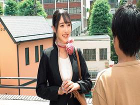 美しい制服姿がたまんない大企業の受付嬢さんがじゅぼじゅぼ連続射精ノーハンドフェラ大会！！恥ずかしそうにお口だけでデカチン「おしゃぶりしてると下のお口にも欲しくなっちゃった」パンスト脱ぎ捨て生ハメＳＥＸ総発射２１発【お口×１３発】【中出し×８発】　サンプル画像13