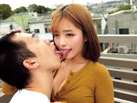 「チューするの初めてなんだよ…」「えっもしかして童貞…！？」ブチュｗｗ「姉ちゃんのおっぱいが当たってるんだけど」巨乳姉童貞弟が青空の下で照れ照れ濃厚密着ベロキスww 童貞弟のファーストキッスを奪っちゃった姉が濃厚接吻でミラクル発情//彼氏がいるのに弟くんを　サンプル画像06