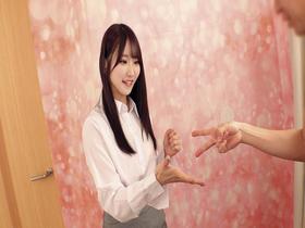 全校生徒の憧れの美人教師が童貞学生くんと野球拳対決!勝てば賞金100万円//負けたら女性の身体を教えるエチエチ課外授業!!「これ以上…脱げない…」教室じゃ見れない先生のセクシーな姿に童貞チ○ポガッチガチ!!はたして美人先生は筆おろしSEXしてくれるのか!? サンプル動画サムネイル