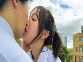 青空キスから始まる恋 憧れの先輩への告白をお手伝いします！片思いで悩む学生さんたちに青空の下で脳がトロける濃密ベロキス体験してもらいました！舌を絡ませ糸引き涎ダラダラディープキスで高まり⇒二人をコンドームのない部屋に閉じ込めたら生セックスまでするのか?　サンプル画像14
