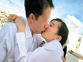 青空キスから始まる恋 憧れの先輩への告白をお手伝いします！片思いで悩む学生さんたちに青空の下で脳がトロける濃密ベロキス体験してもらいました！舌を絡ませ糸引き涎ダラダラディープキスで高まり⇒二人をコンドームのない部屋に閉じ込めたら生セックスまでするのか?　サンプル画像20