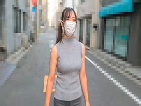 天然巨乳を揉む　服の上からでもわかるボリュームおっぱいを着衣や生で揉んだり吸ったりこねくり回したり サンプル動画サムネイル