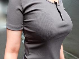 天然巨乳を揉む　たぷんたぷんに主張する豊満おっぱいを着衣や下着や生でじっくり揉みたくる サンプル動画サムネイル