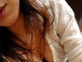 好評！無防備な隣の奥さん 匂いたつパンチラ胸チラ集2 サンプル動画サムネイル