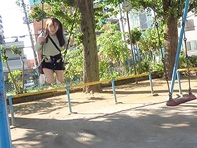 なかだC組 （18） ねぇ、おじさんと遊ばない？ 近所の公園で出会った鬼ロ●中出しガール サンプル動画サムネイル