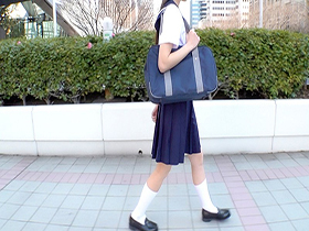 円女交際　中出しoK18歳　ちっぱいロ●っ娘美少女　永野いち夏 サンプル動画サムネイル