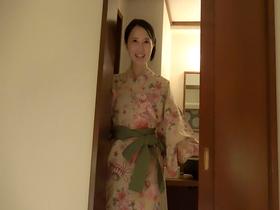 ノーブラ中出し温泉旅行　宮野桜　サンプル画像06