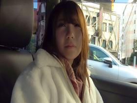 中出しするだけの簡単なお仕事　空いた時間にP活中出しガールズバー店員　つかさ（２４） サンプル動画サムネイル