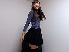 モデルみたいなルックスなのに男の言うことなんでも聞いちゃう天然ドMをデカチンでアヘらせました！ サンプル動画サムネイル