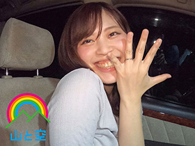 浮気常習妻 チ●ポ好きすぎwハメ外しすぎw新婚ホヤホヤにも関わらず即浮気！夫が出張するや否や１泊２日不倫旅行へGO！野外露出で淫乱爆発して サンプル動画サムネイル