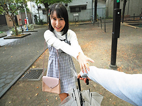おじさん、今何してるの？暇なの？わたしと遊ぼっニコッ笑顔で突然話かけてきた女の子に誘われて・・・かな　 サンプル動画サムネイル