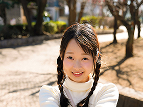 おじさん、今何してるの？暇なの？わたしと遊ぼっニコッ笑顔で突然話かけてきた女の子に誘われて・・・つぼみ サンプル動画サムネイル
