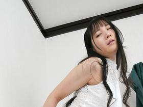 ブーツの美魔女とナマ交尾 即ズボチ〇ポの快感に美貌が蕩ける…　まりなさん26歳　サンプル画像02