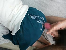 麗しい奥さんのロングスカートでいっぱいチ〇ポをシコってもらいザーメンをぶっかけたい！　サンプル画像15