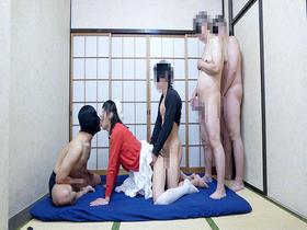 童顔アイドル美少女レイヤーは脱がせてびっくり黒光り玉アリ竿アリ巨マラ男の娘おち●ぽミルク発射で口移しする極エロ本性人生初5P乱交で全ザーメンをケツ穴で飲込む衝撃映像　サンプル画像04